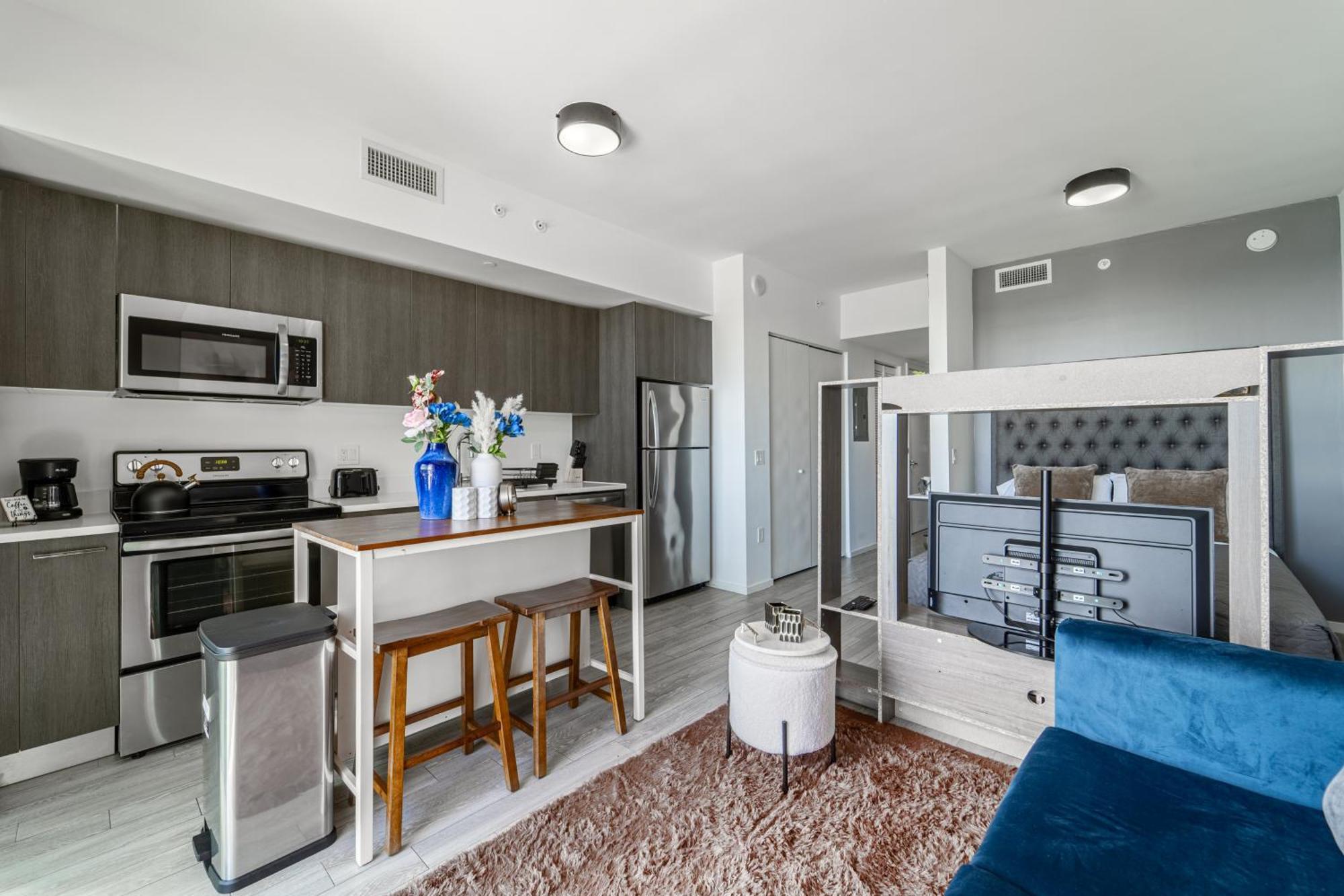 Tr Miami 2 Bedroom, 1 Bedroom, And Studio Condos With Balconies Exterior photo