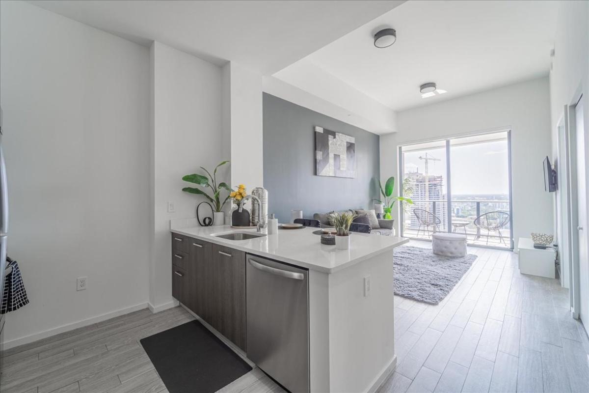 Tr Miami 2 Bedroom, 1 Bedroom, And Studio Condos With Balconies Exterior photo